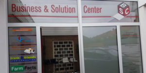 schaufensterbeschriftung business center
